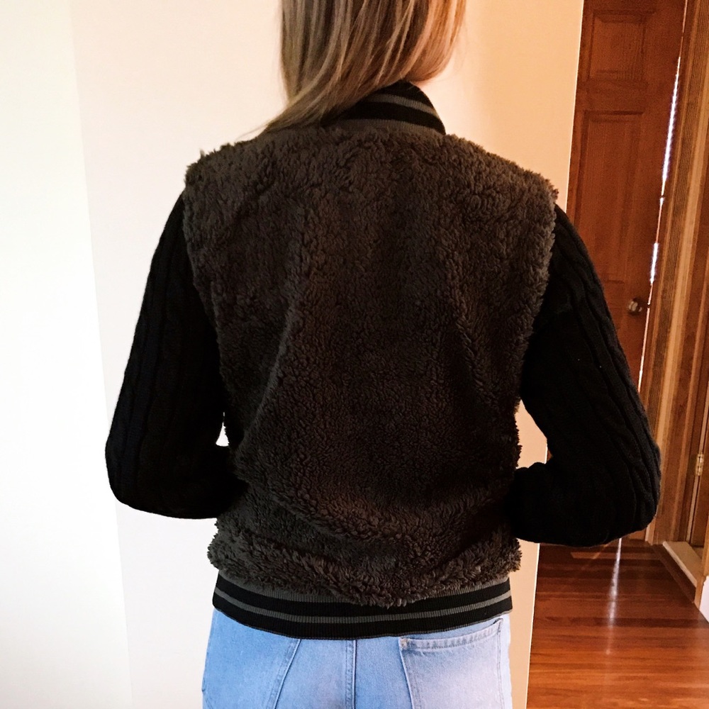 Fuzzy cable knit bomber S/M/L - Picture 5 of 6